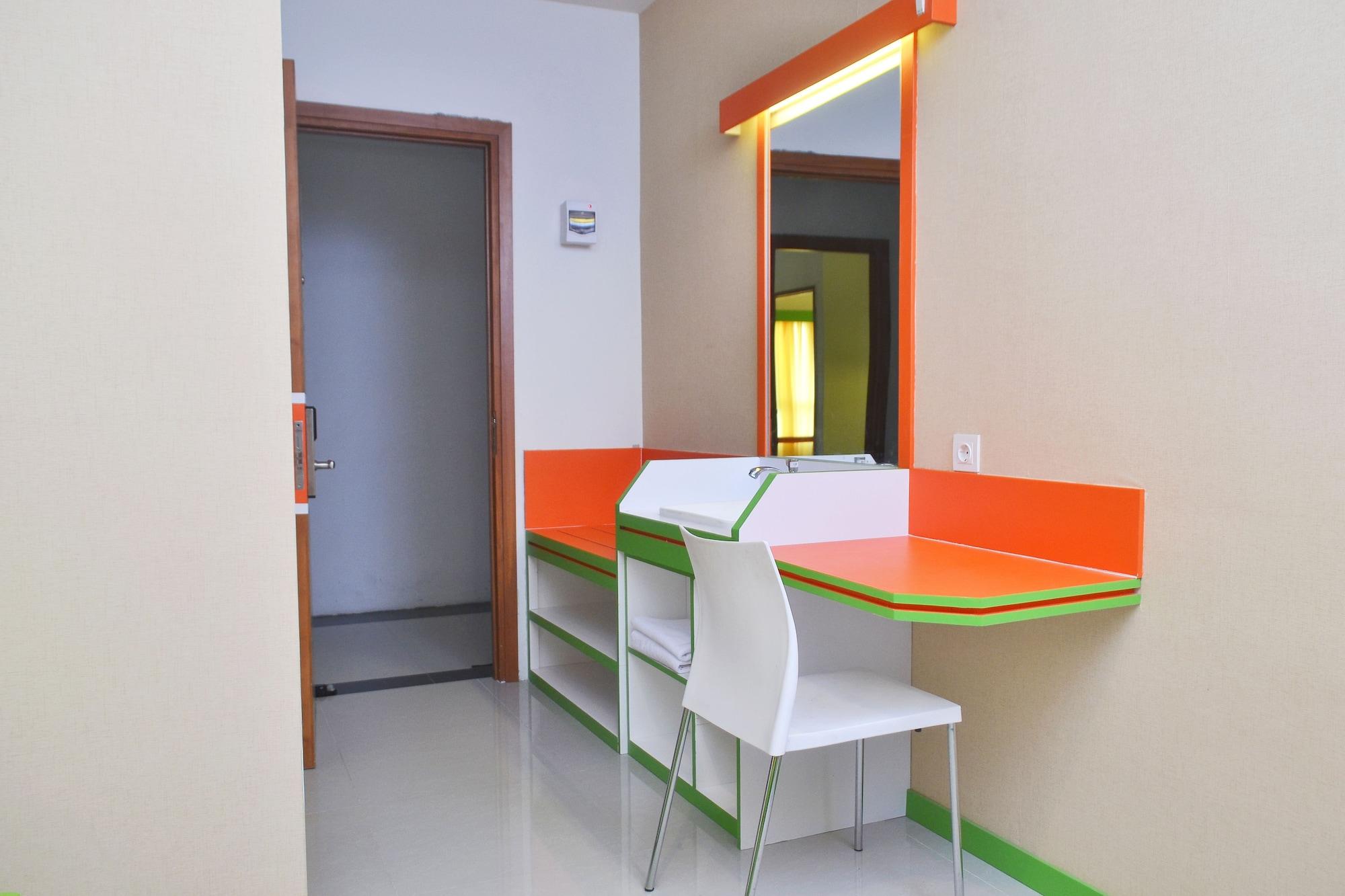 Hotel Titanium Express Homtel à Jakarta Extérieur photo