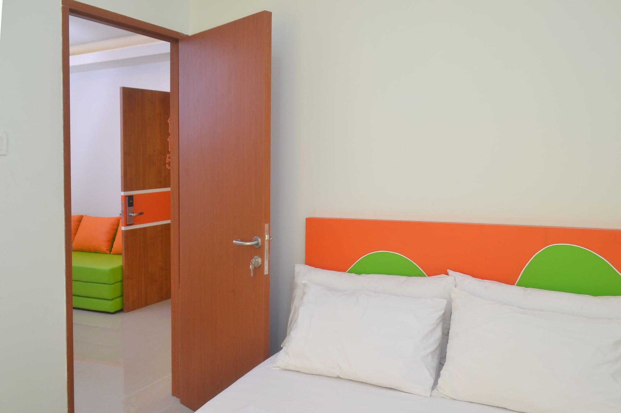 Hotel Titanium Express Homtel à Jakarta Extérieur photo