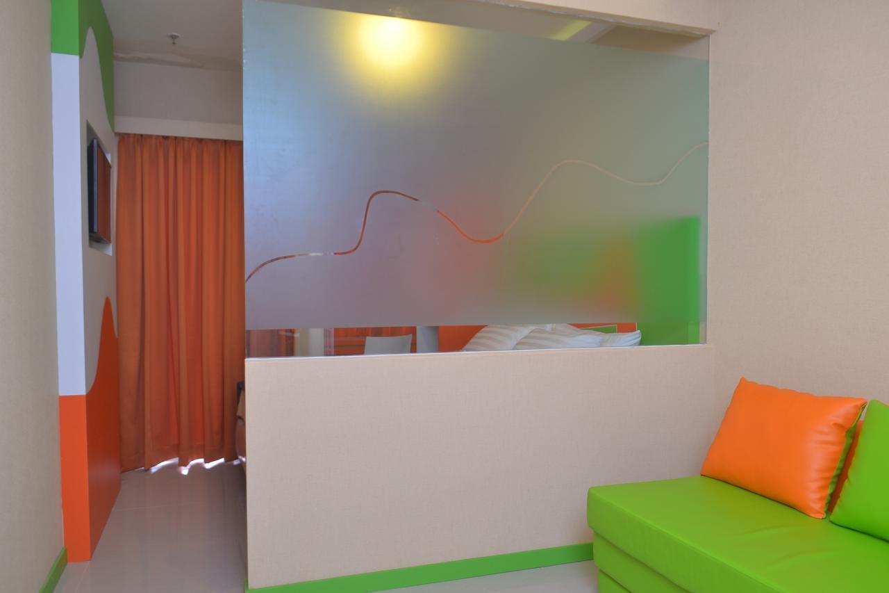 Hotel Titanium Express Homtel à Jakarta Extérieur photo