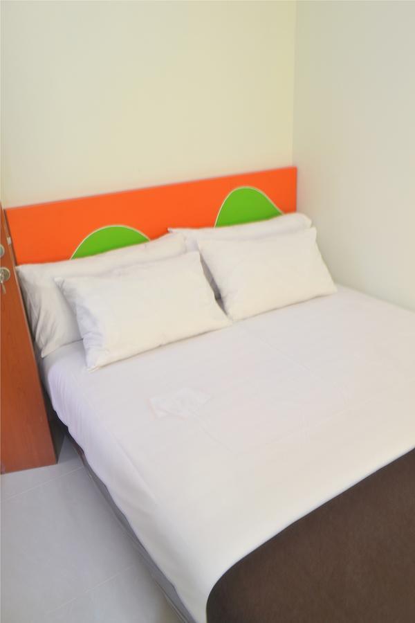 Hotel Titanium Express Homtel à Jakarta Extérieur photo