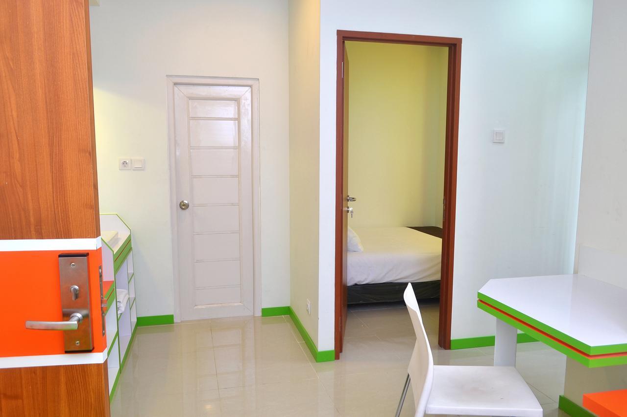 Hotel Titanium Express Homtel à Jakarta Extérieur photo